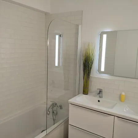 Cosy Iris 3Ch - Stationnement Gratuit - Lumineux Apartment Pau Exterior photo