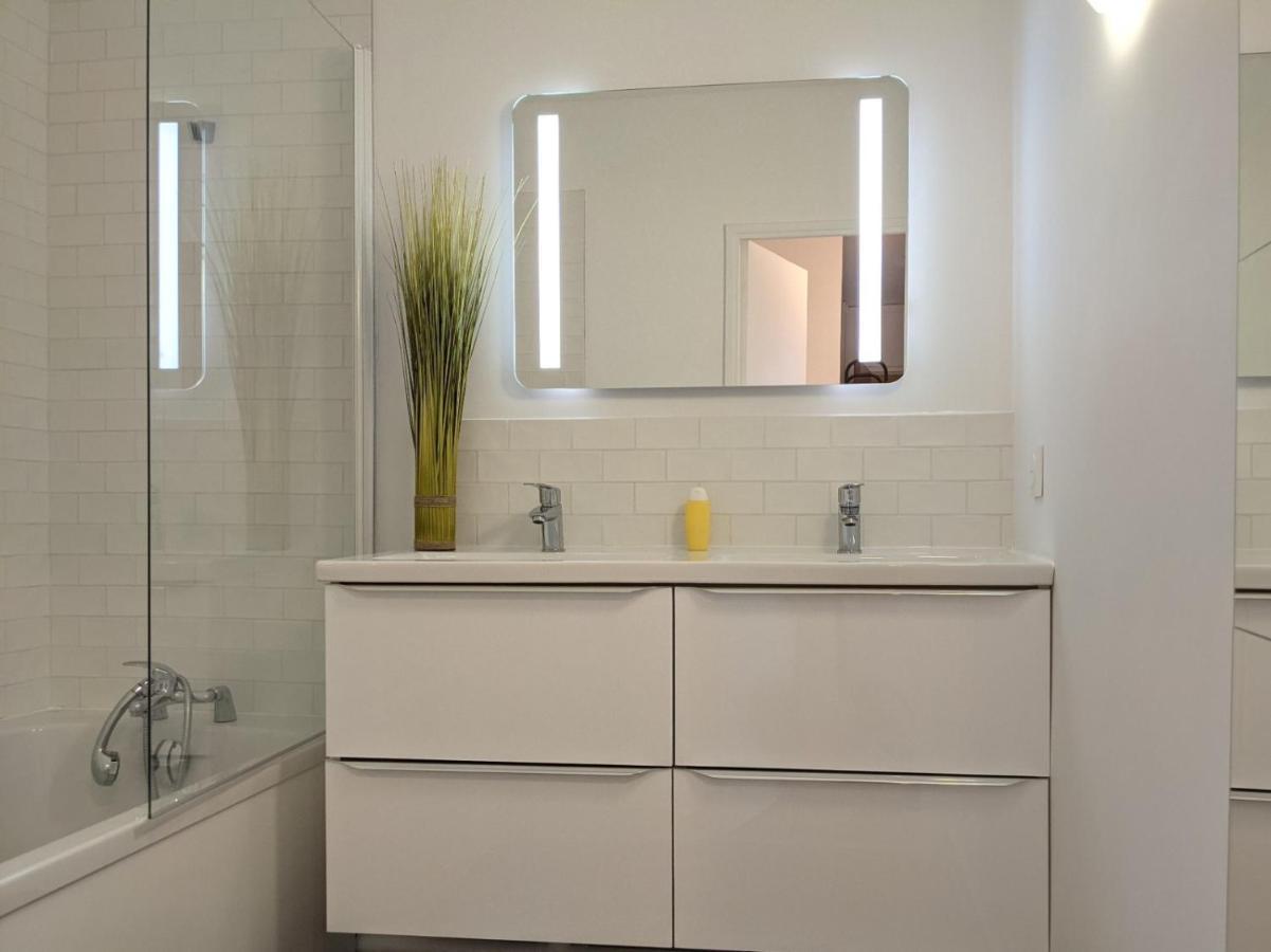 Cosy Iris 3ch - Stationnement Gratuit - Lumineux Apartment *